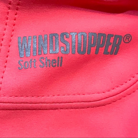 GORE Wind-stopper Soft shell reflector Running thumb holes Pink Jacket, Size XS - Picture 4 of 8